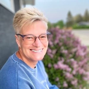 Meet your Posher, Pam